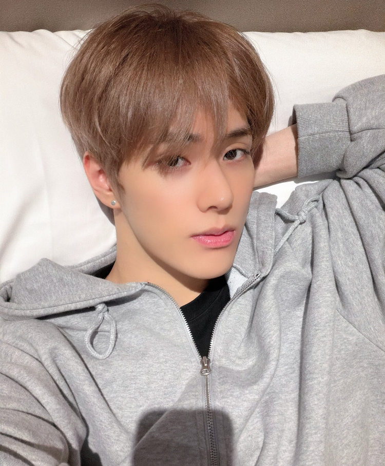 Recent activity shot of Jinsik (Xikers)