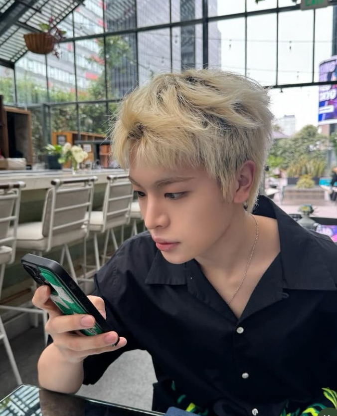 Behind-the-scenes cut of Yechan (Xikers)