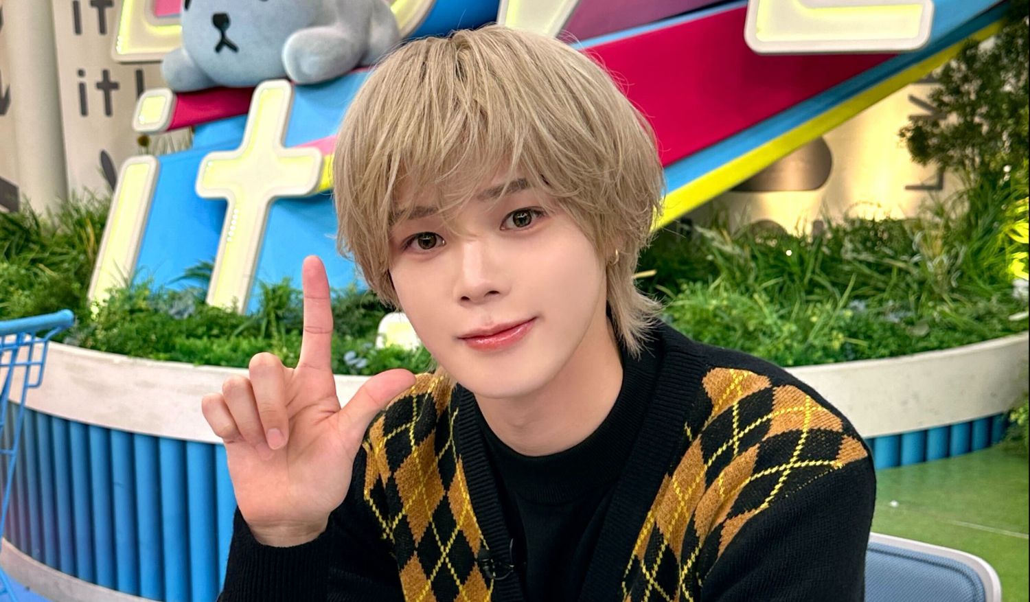 Behind-the-scenes cut of K (&TEAM)