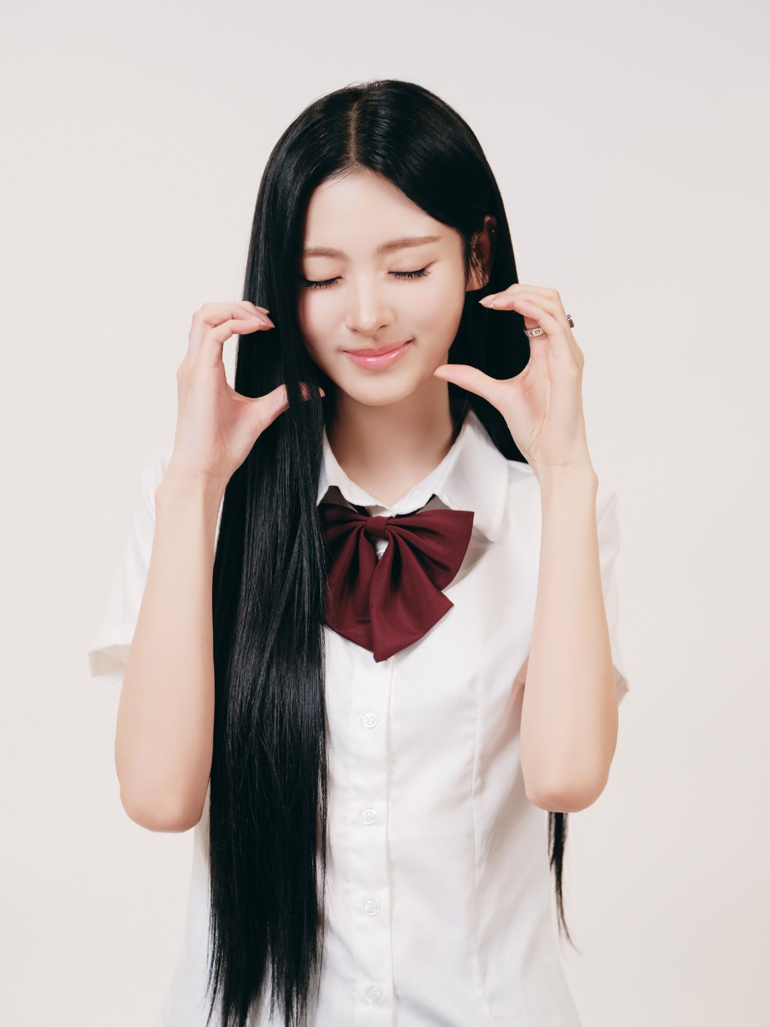 안나 (MEOVV) 최근 활동샷