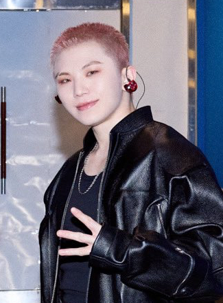 A moment captured by Woozi (SEVENTEEN)'s fan