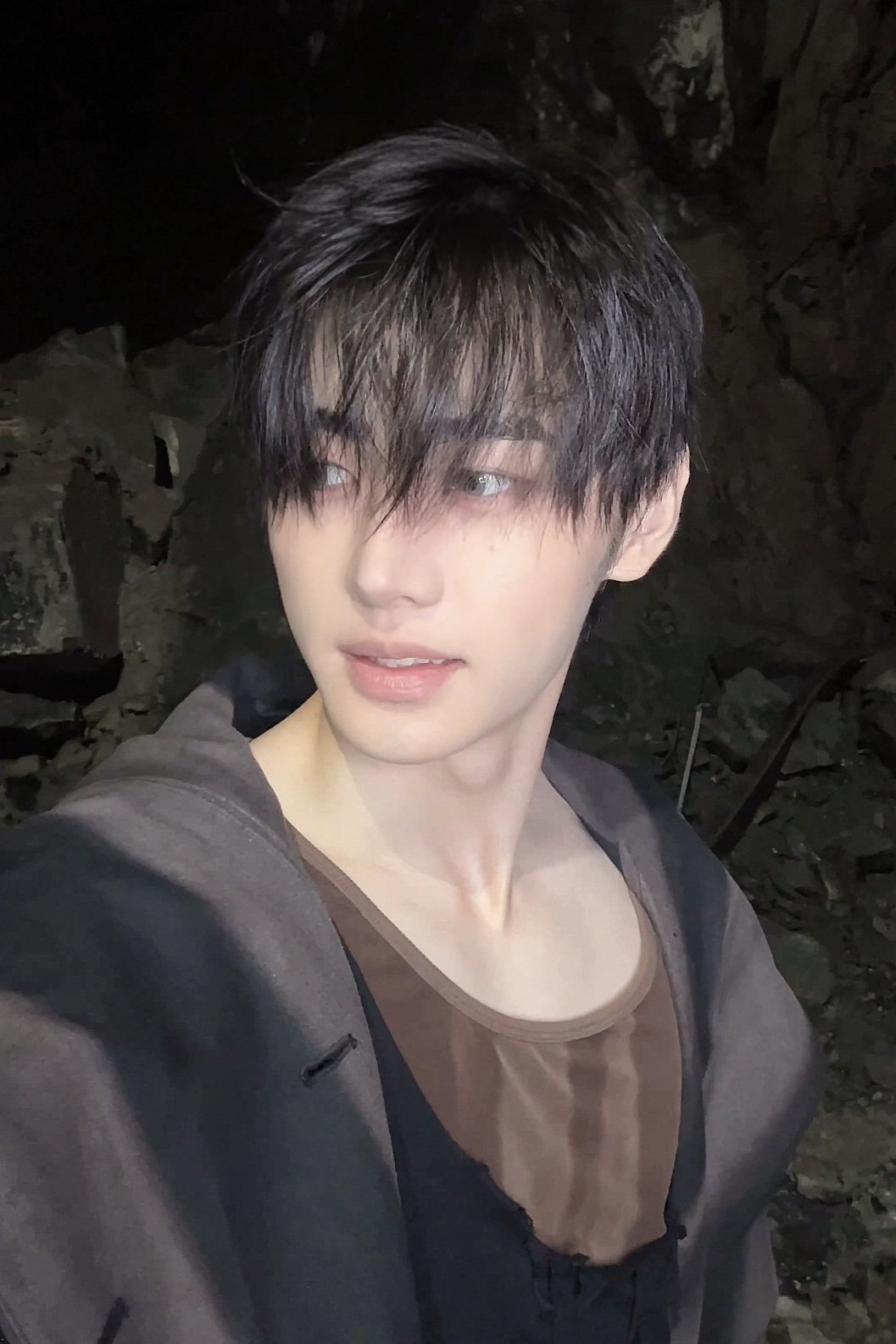 Latest photo of Sunghoon (ENHYPEN)