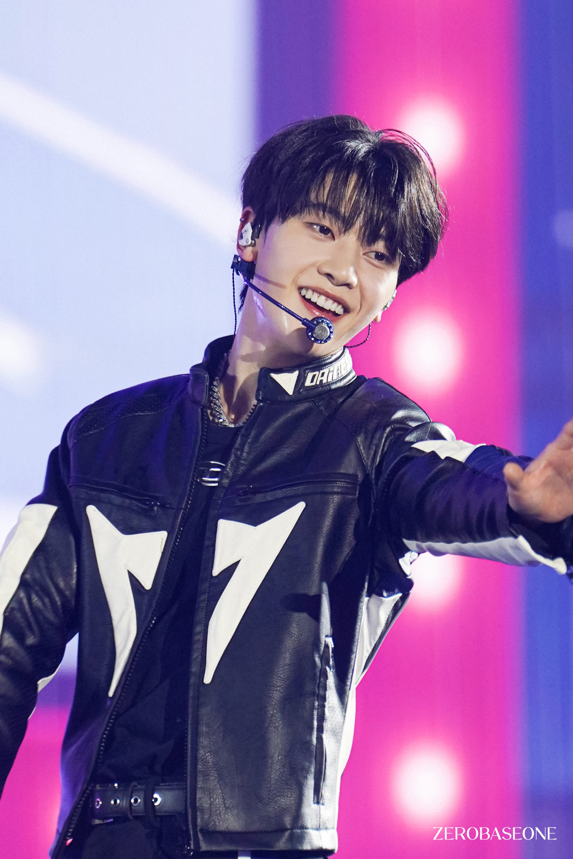 ソク・マシュー (ZEROBASEONE)の舞台裏ショット