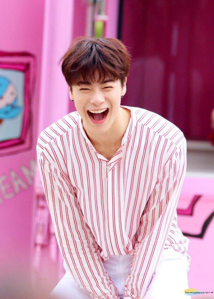 A moment captured by Moonbin (ASTRO)'s fan
