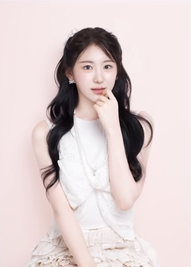 Recent activity shot of Lee Chaeyeon