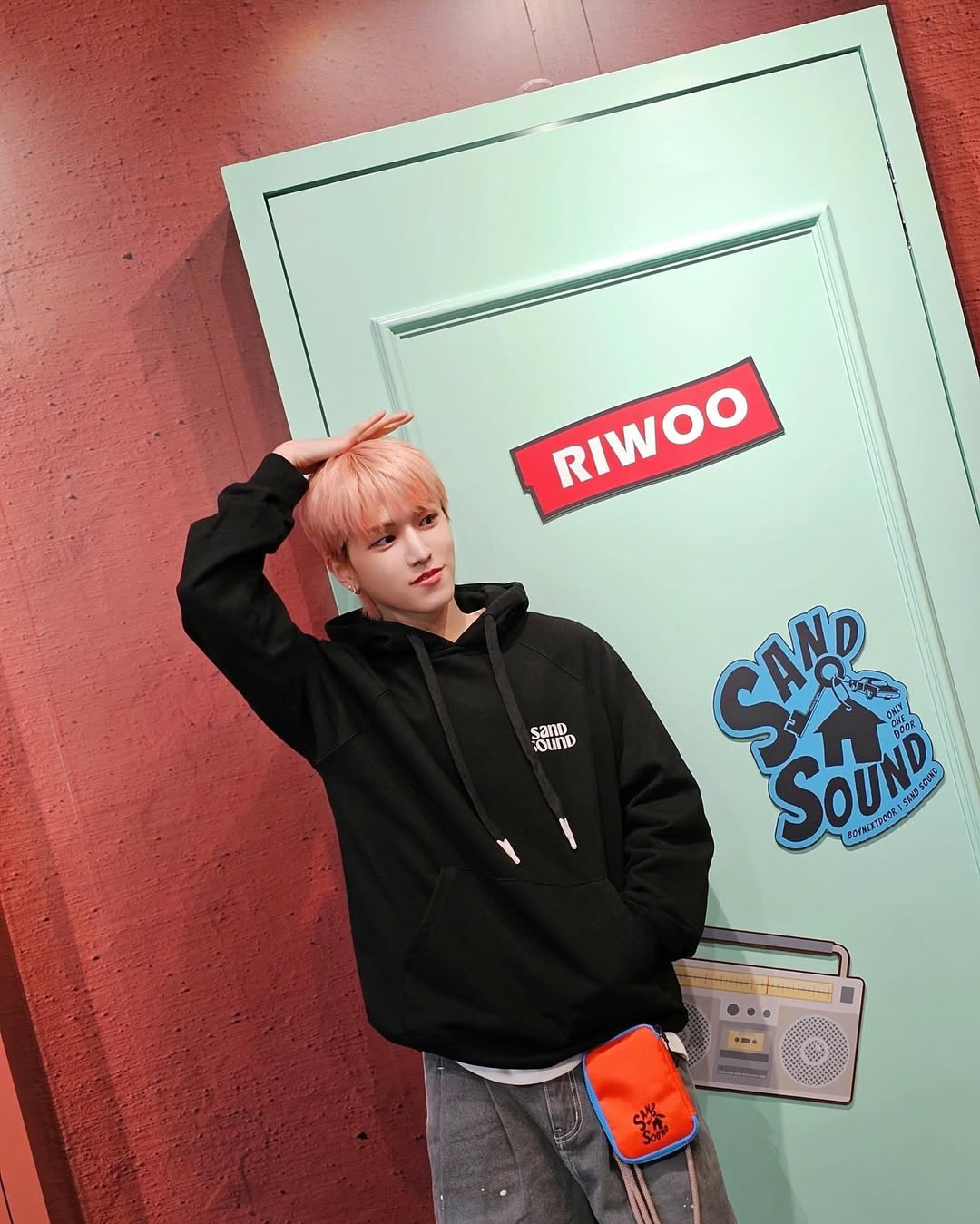 A moment captured by Riwoo (BOYNEXTDOOR)'s fan