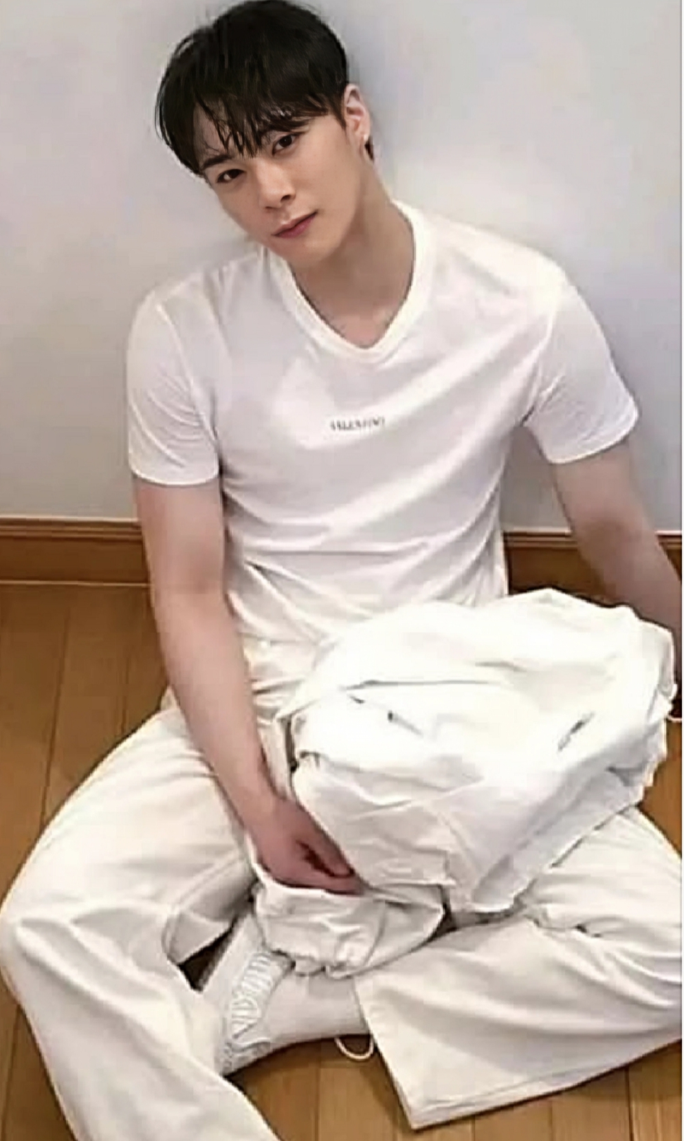 Behind-the-scenes cut of Moonbin (ASTRO)