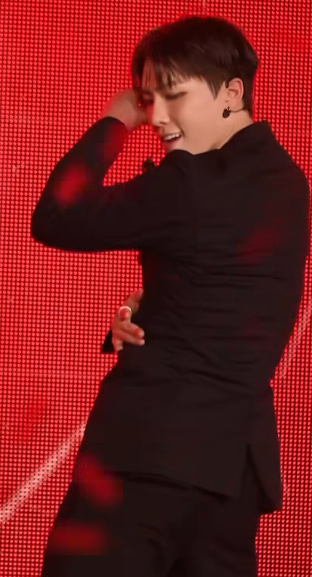 A heartfelt wallpaper shared by Dino (SEVENTEEN)'s fans