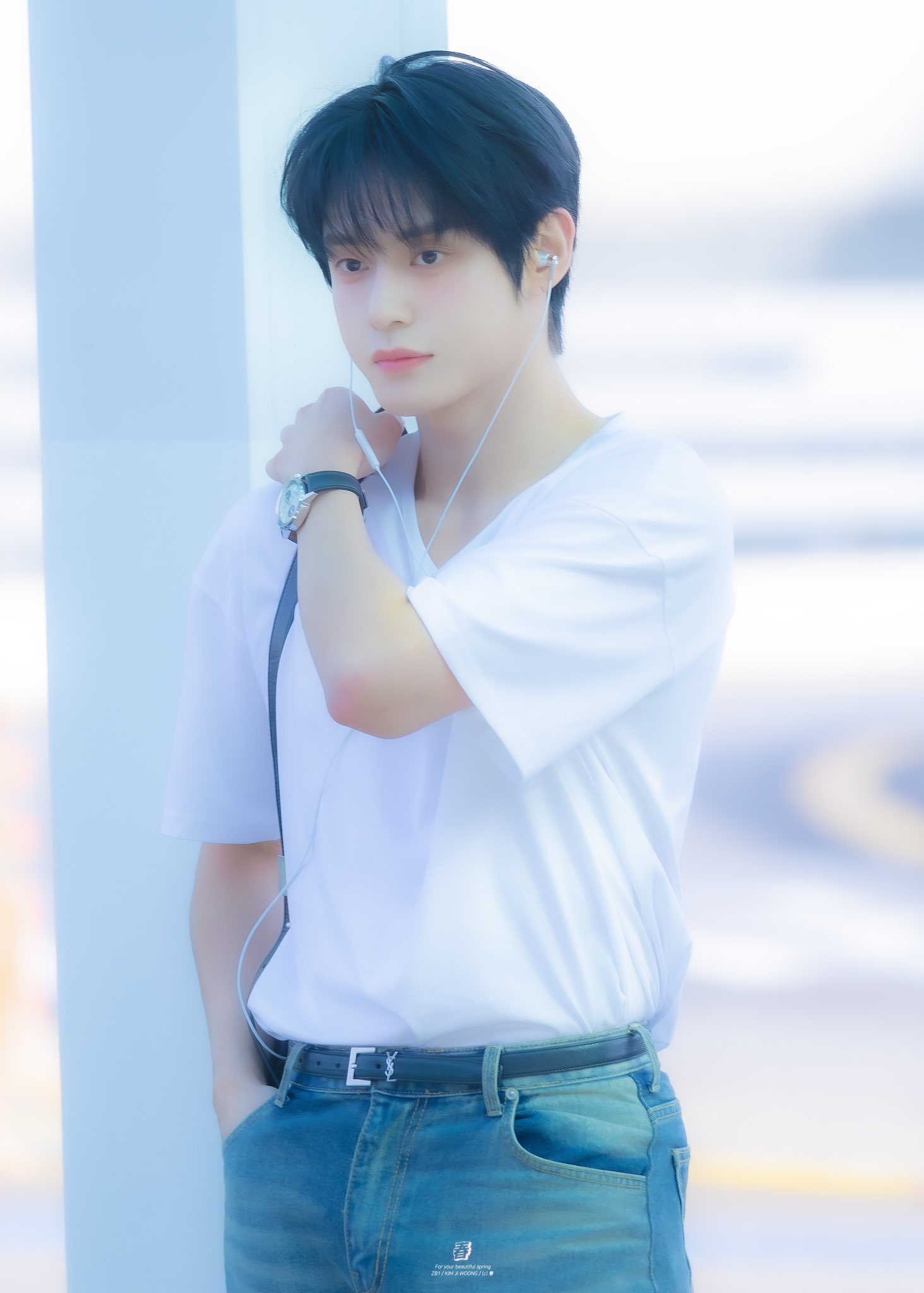 Behind-the-scenes cut of Kim Jiwoong (ZEROBASEONE)