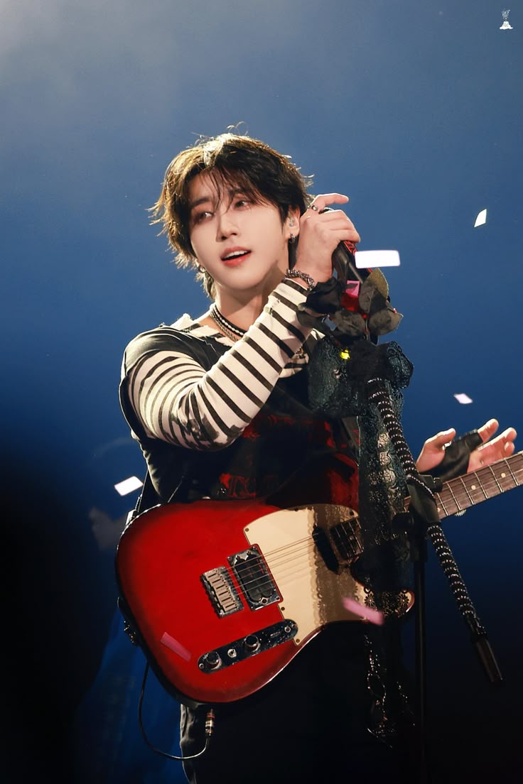 Latest photo of HAN (Stray Kids)