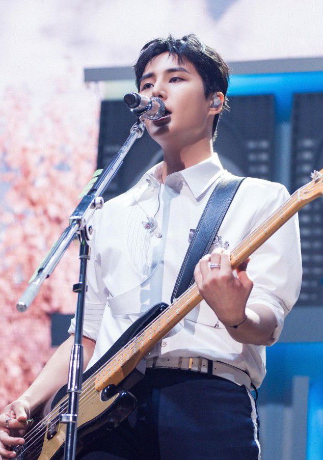 Young K (DAY6)的最新照片