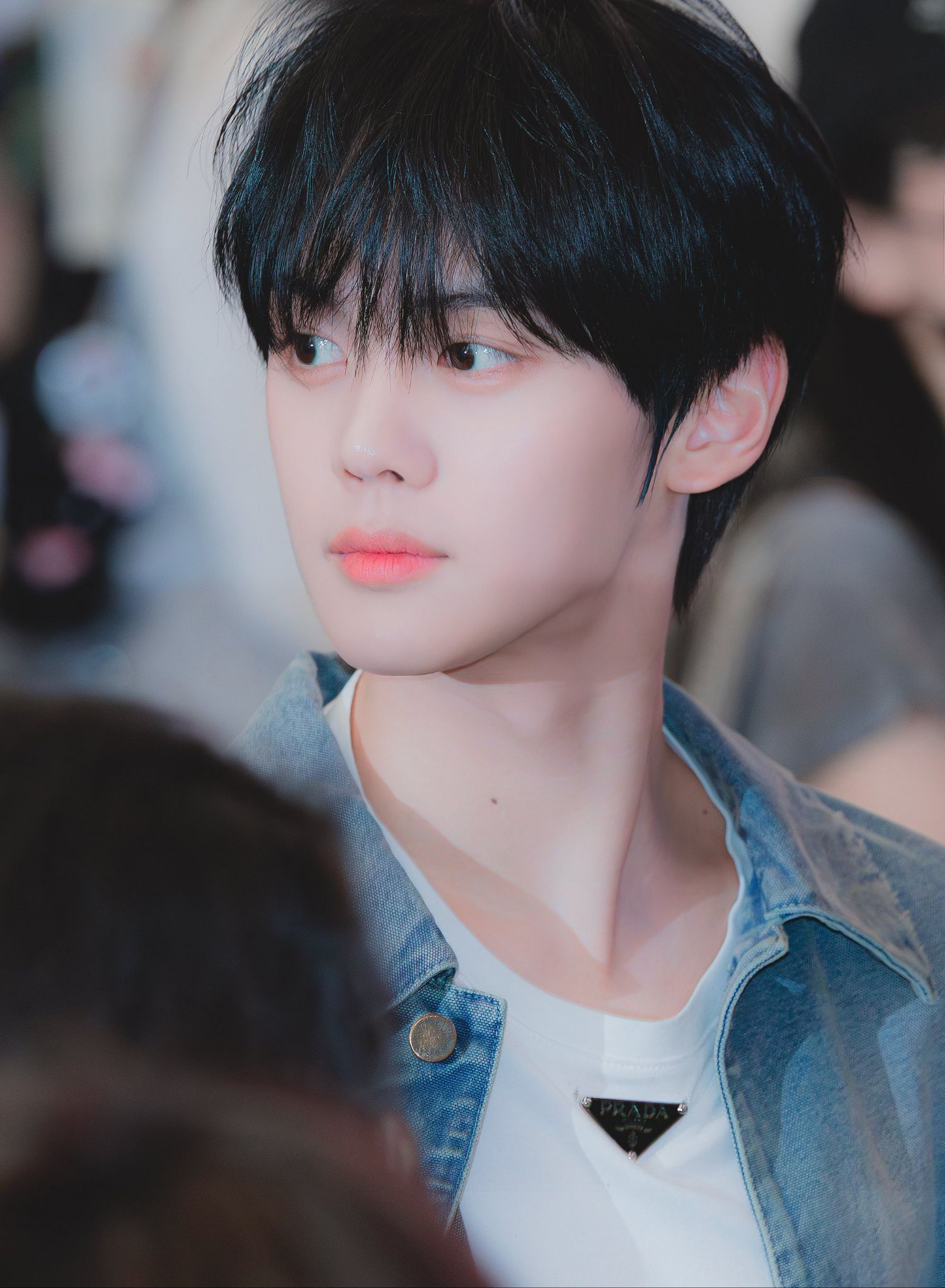 Latest photo of Kim Gyuvin (ZEROBASEONE)