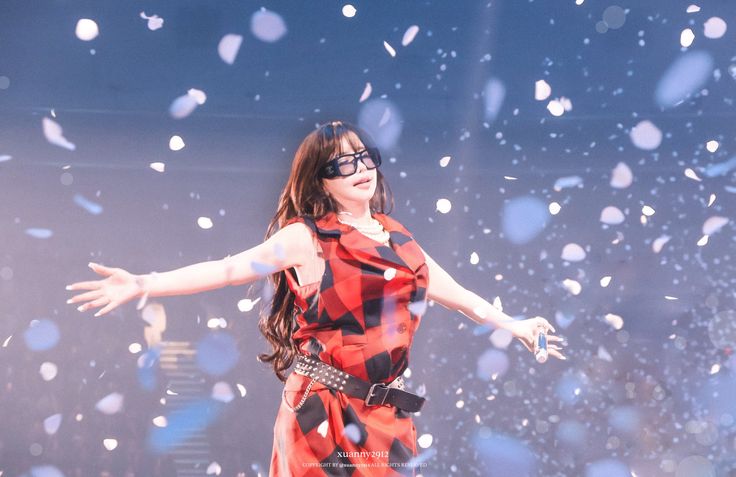 Behind-the-scenes cut of Park Bom (2NE1)