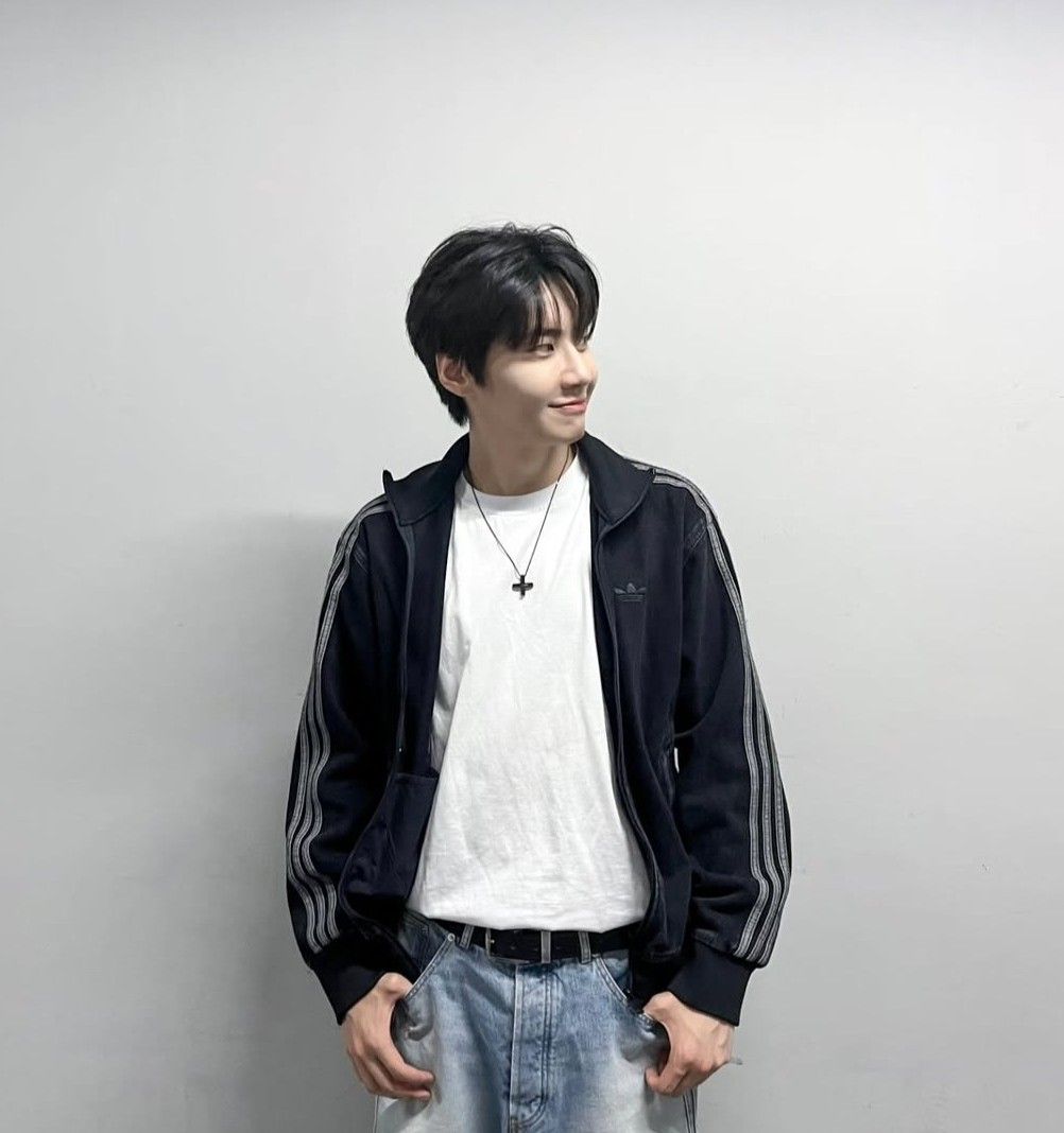 Recent activity shot of Lee Jinhyuk