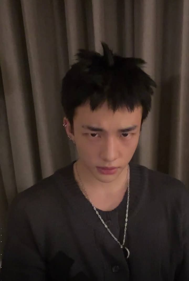 Latest photo of Hyunjin (Stray Kids)