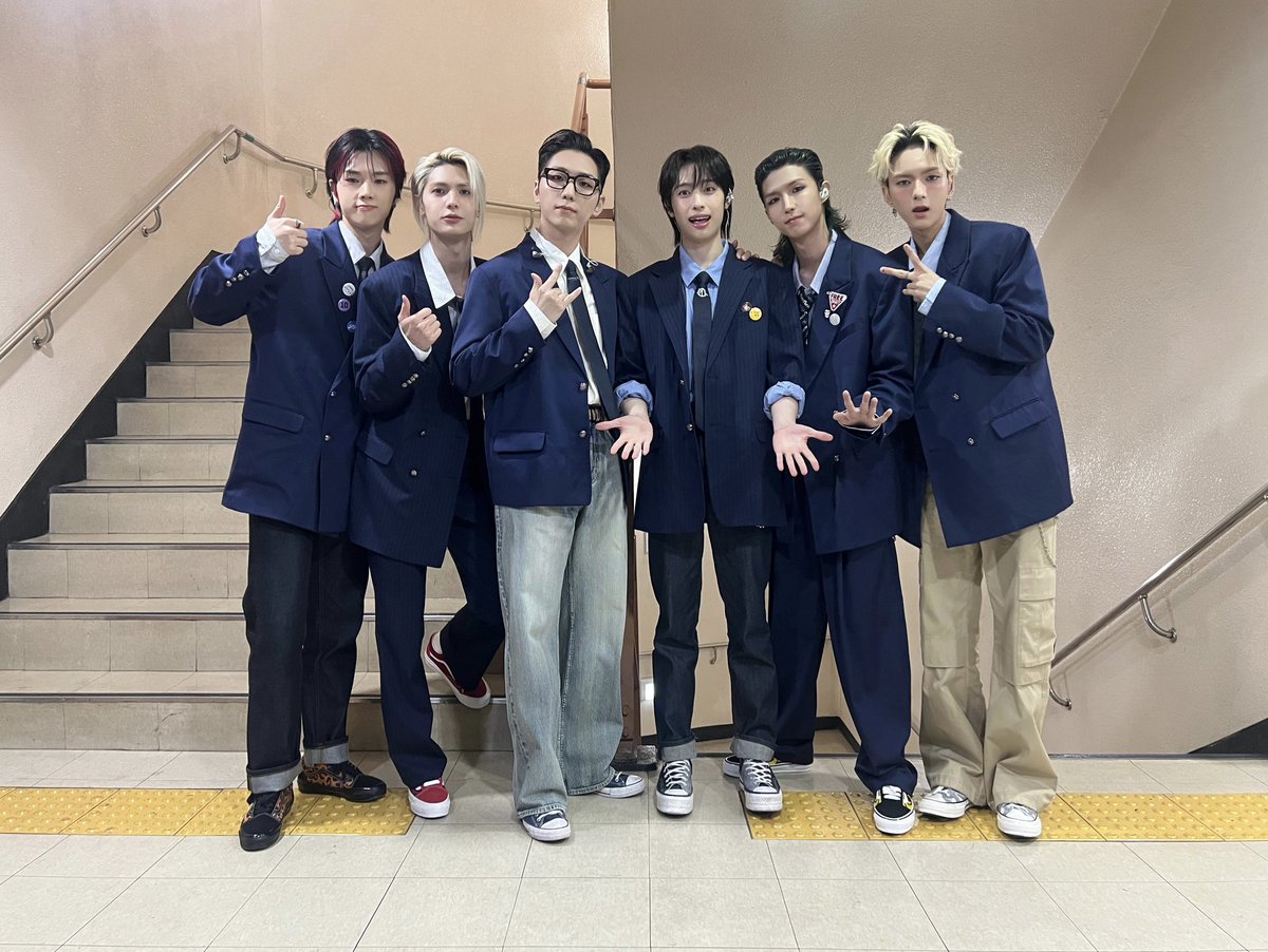 Behind-the-scenes cut of Xdinary Heroes