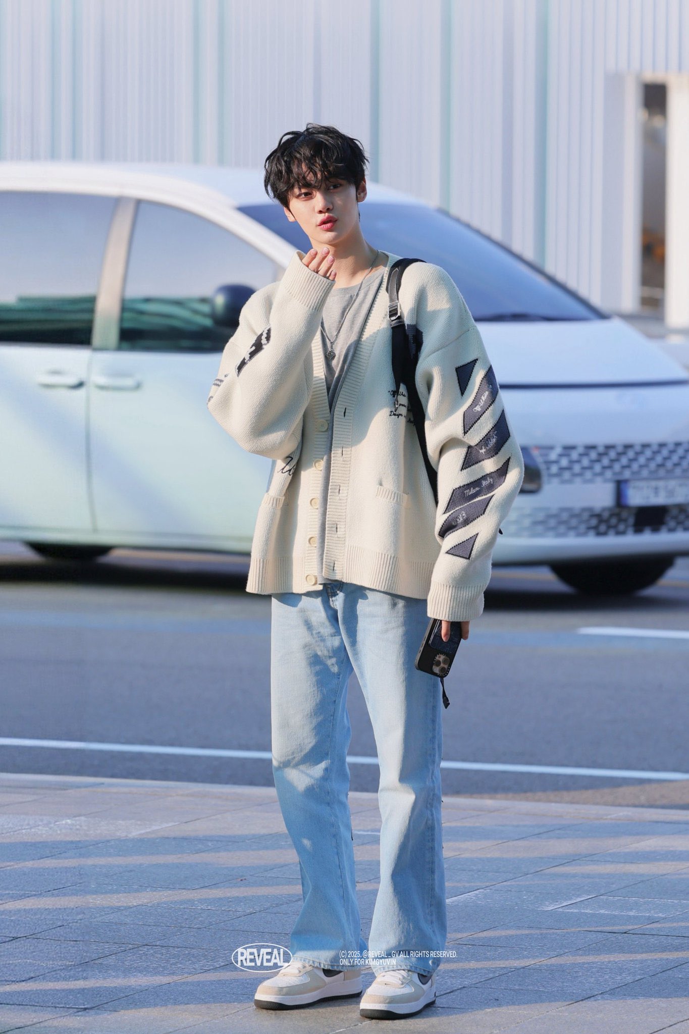 Latest photo of Kim Gyuvin (ZEROBASEONE)