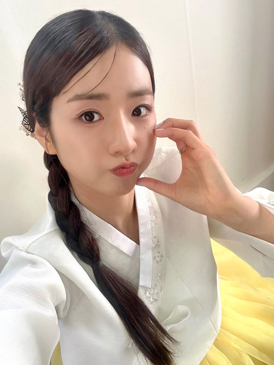 Recent activity shot of Apink