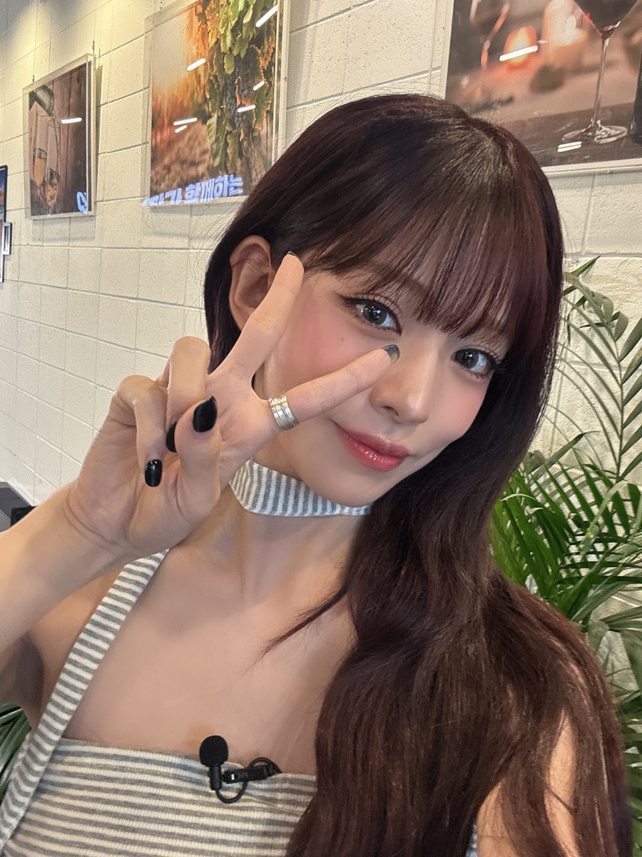 A moment captured by fromis (9)'s fan
