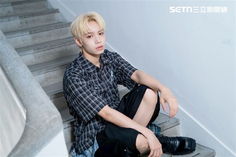 A moment captured by D'om (SEVENTOEIGHT)'s fan