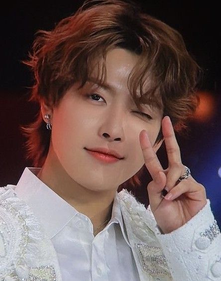 Latest photo of Hongjoong (ATEEZ)