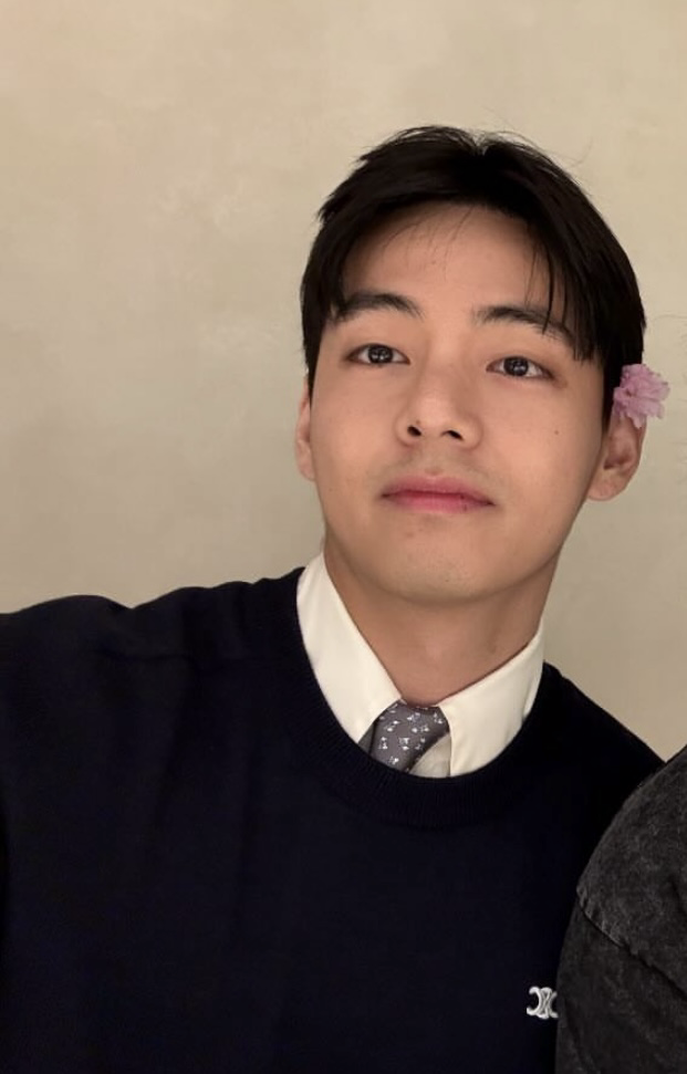 뷔 (방탄소년단) 최근 활동샷