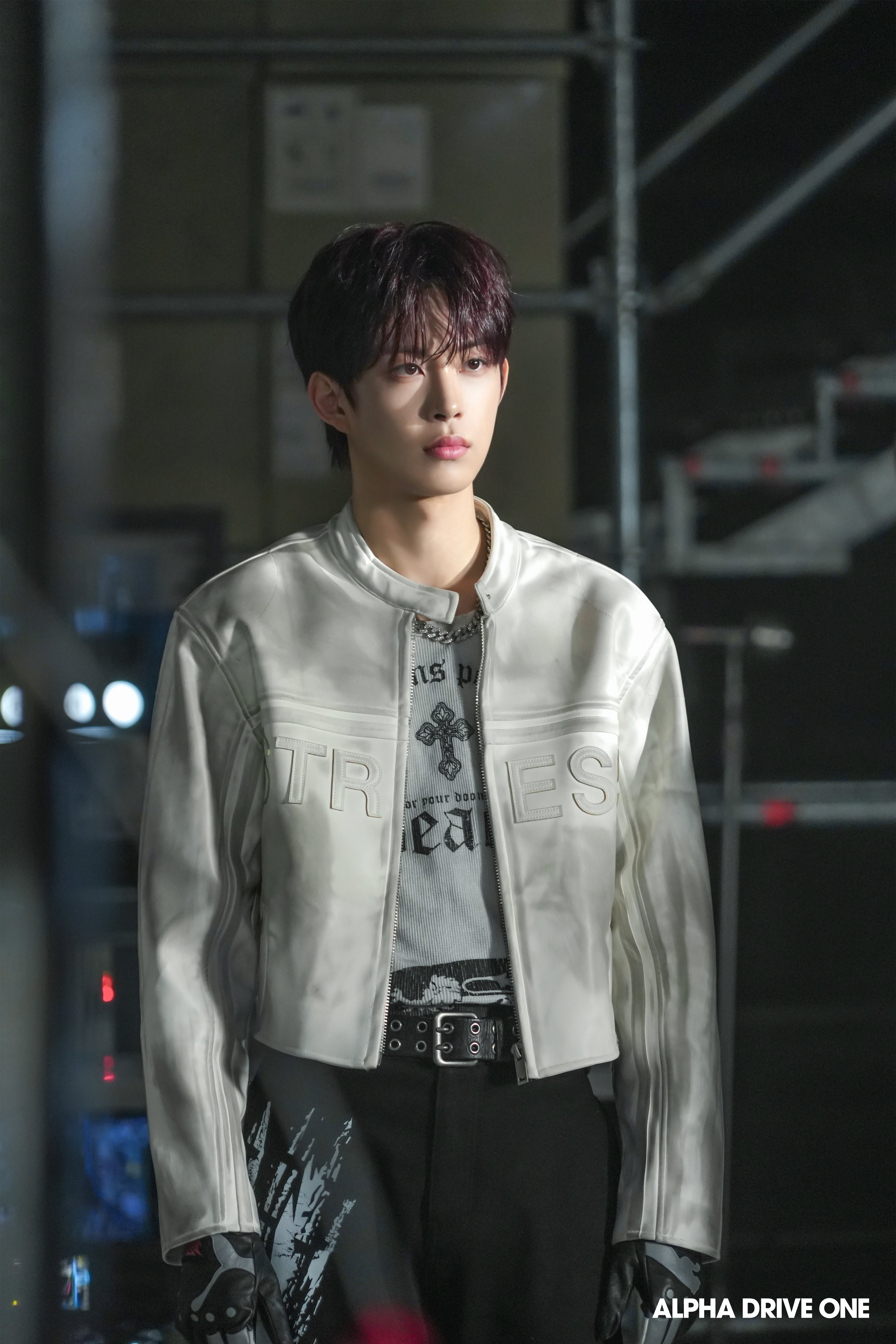 Behind-the-scenes cut of Kim Geonwoo (ALPHA DRIVE ONE)