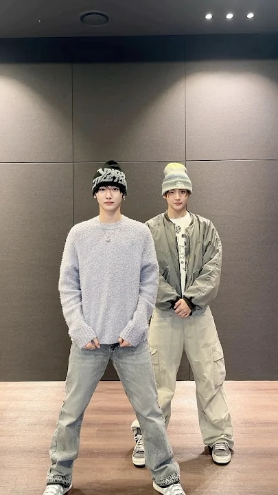 Fan-made special wallpaper for Zhou Anxin (ALPHA DRIVE ONE)