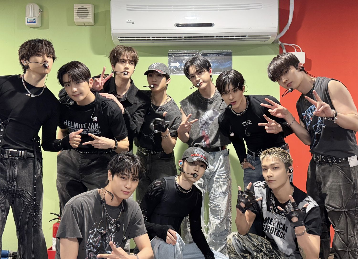 Latest photo of Hyunjae (THE BOYZ)