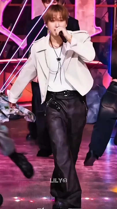 A heartfelt wallpaper shared by Changbin (Stray Kids)'s fans