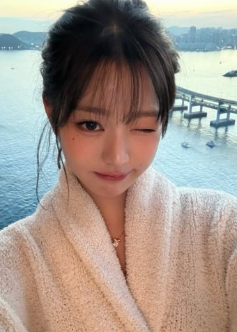 Behind-the-scenes cut of Jang Wonyoung (IVE)