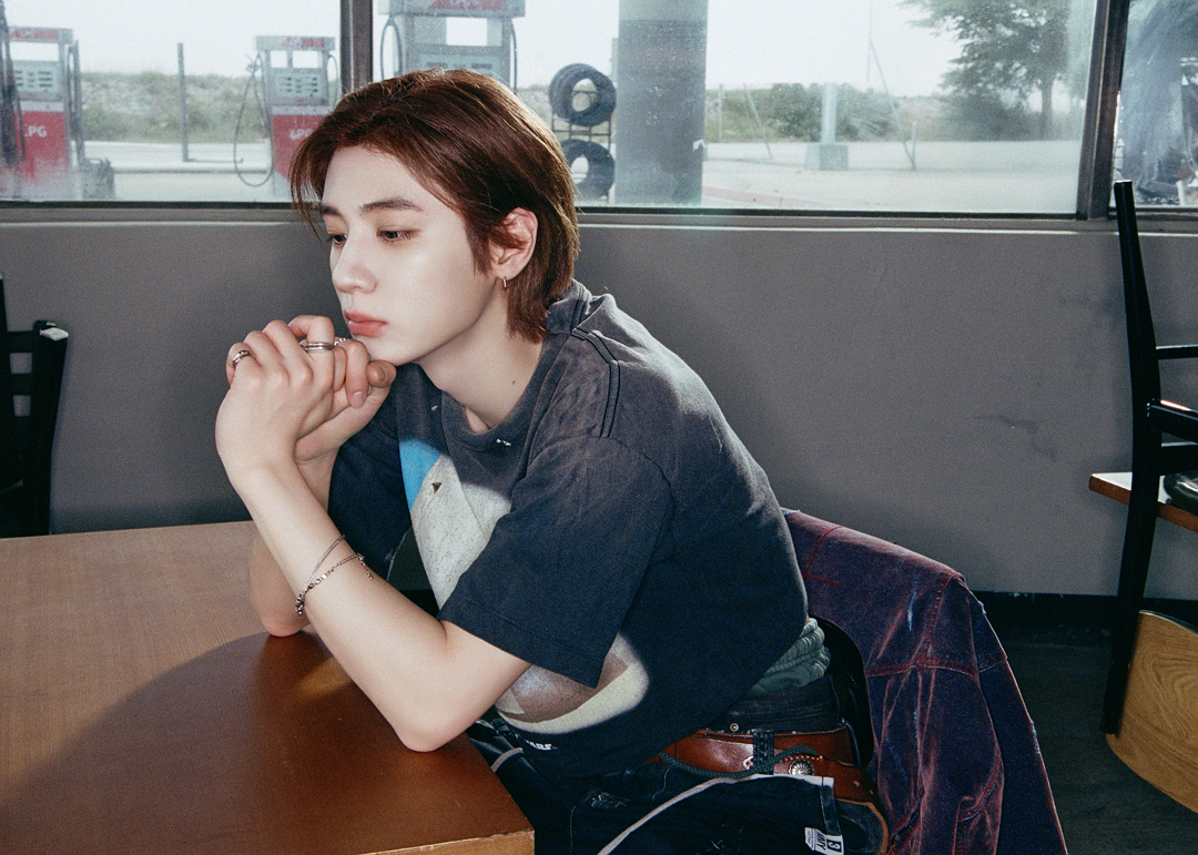 이한 (BOYNEXTDOOR)의 비하인드 컷