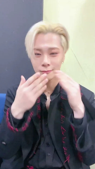 A heartfelt wallpaper shared by Moonbin (ASTRO)'s fans