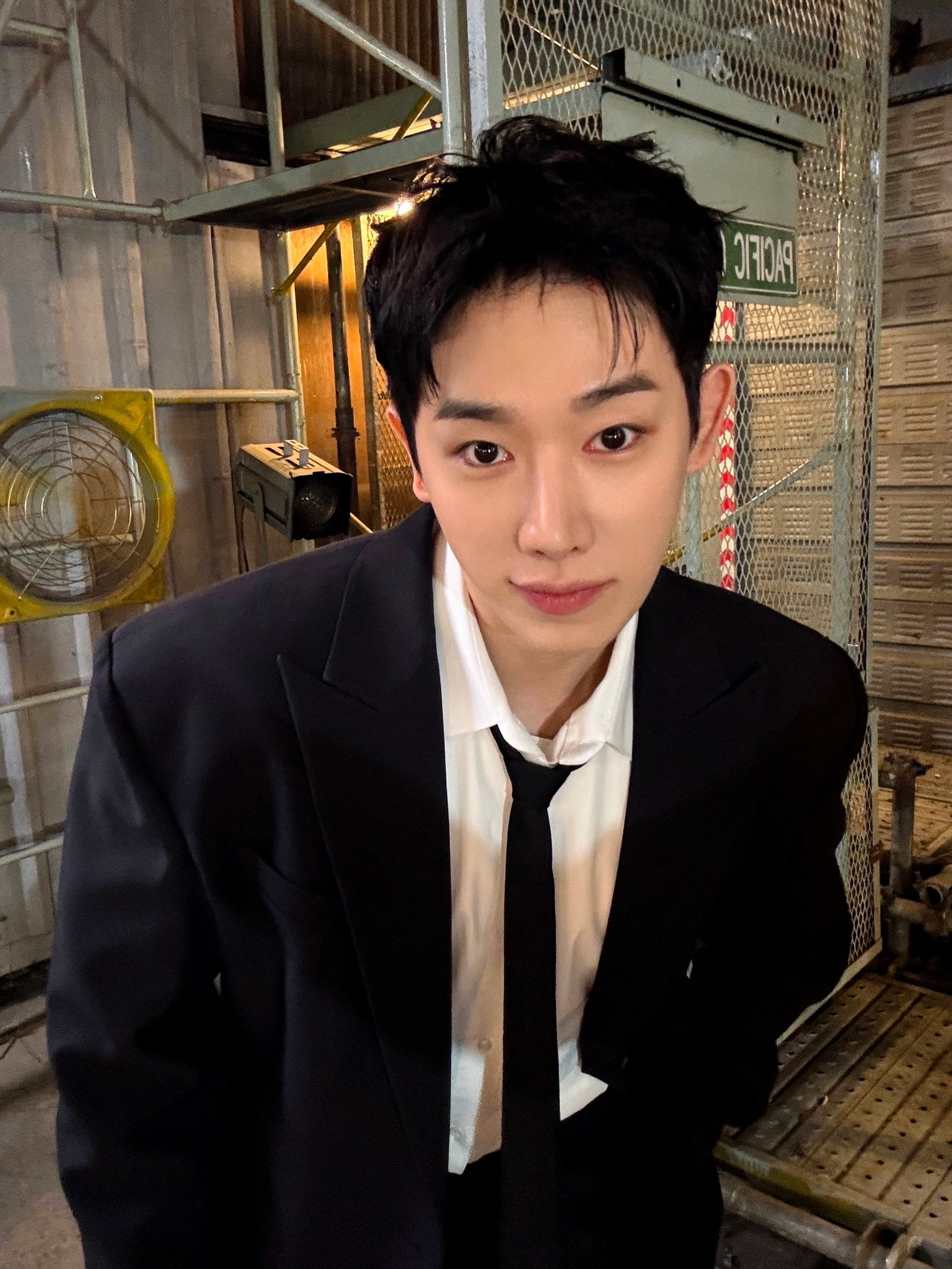 A moment captured by Wonho's fan