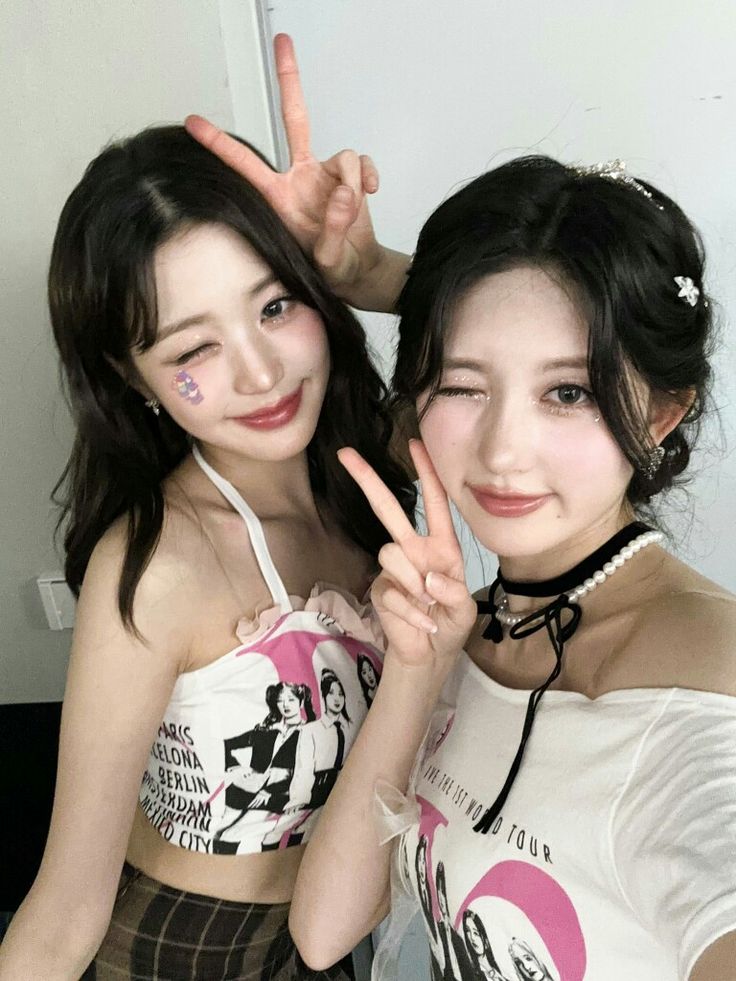 Behind-the-scenes cut of IVE
