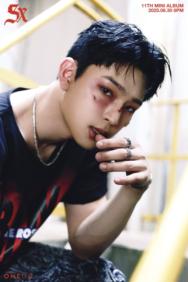 A moment captured by ONEUS's fan