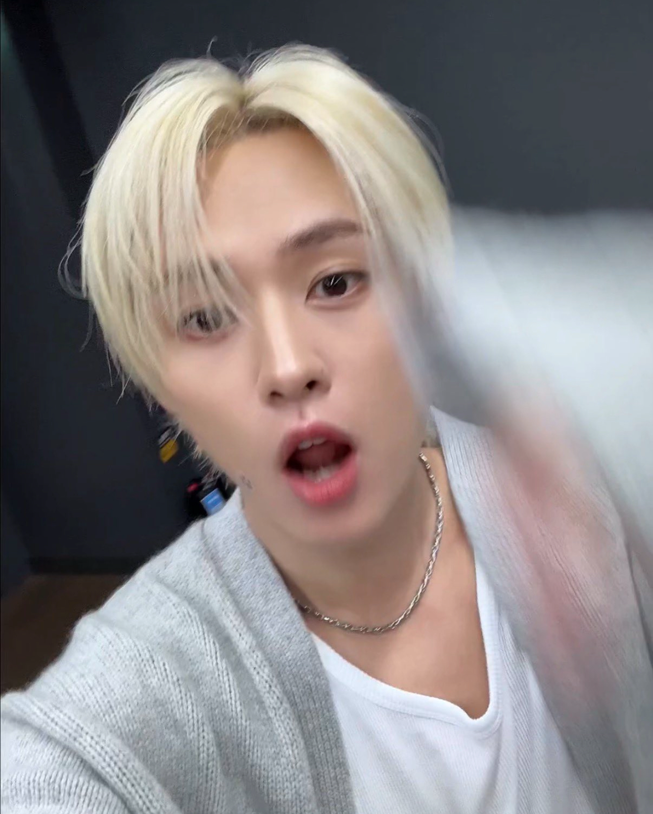 Behind-the-scenes cut of Lee Know (Stray Kids)