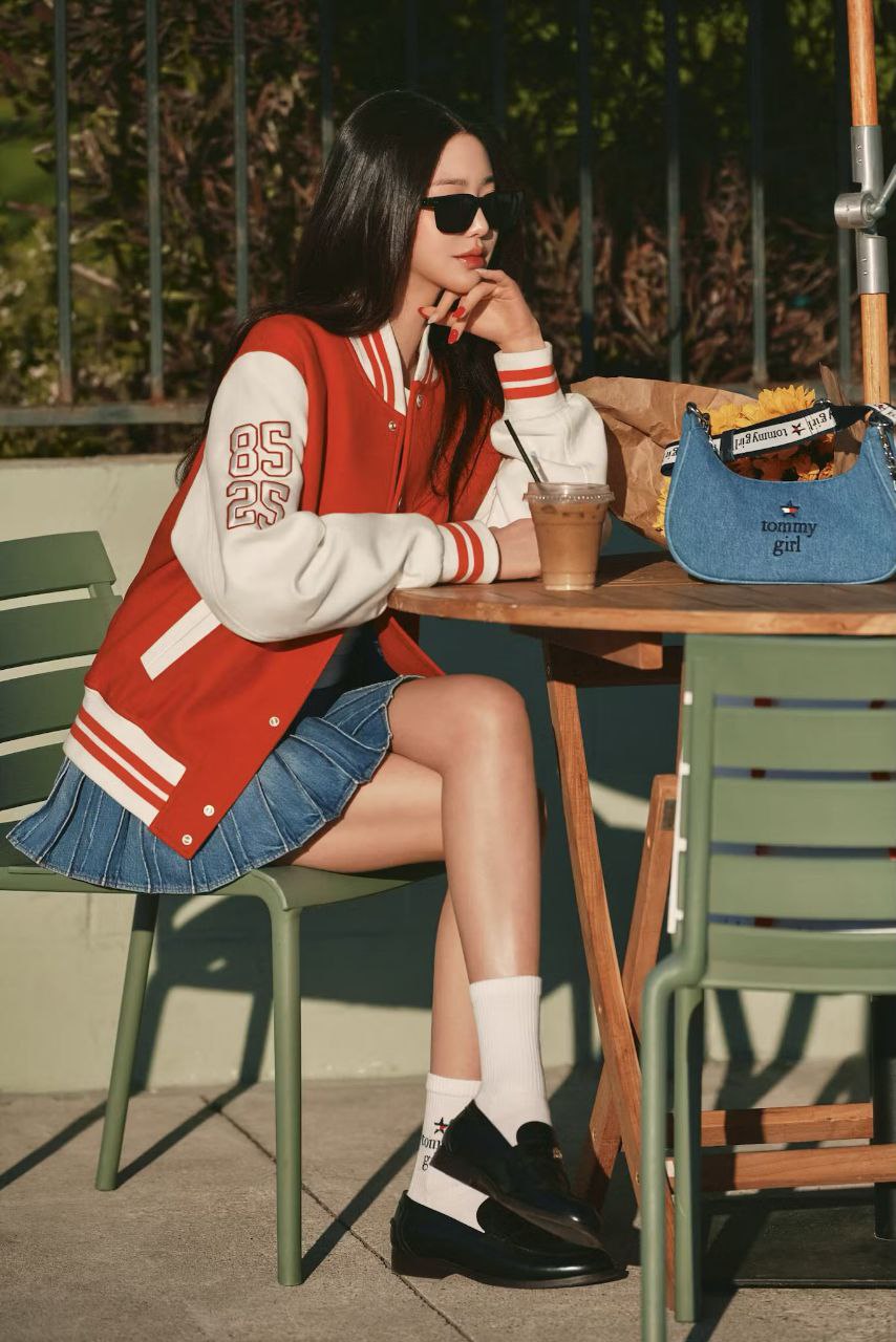 A moment captured by Jang Wonyoung (IVE)'s fan