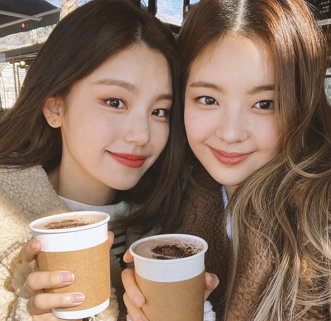 ITZY의 최신 사진