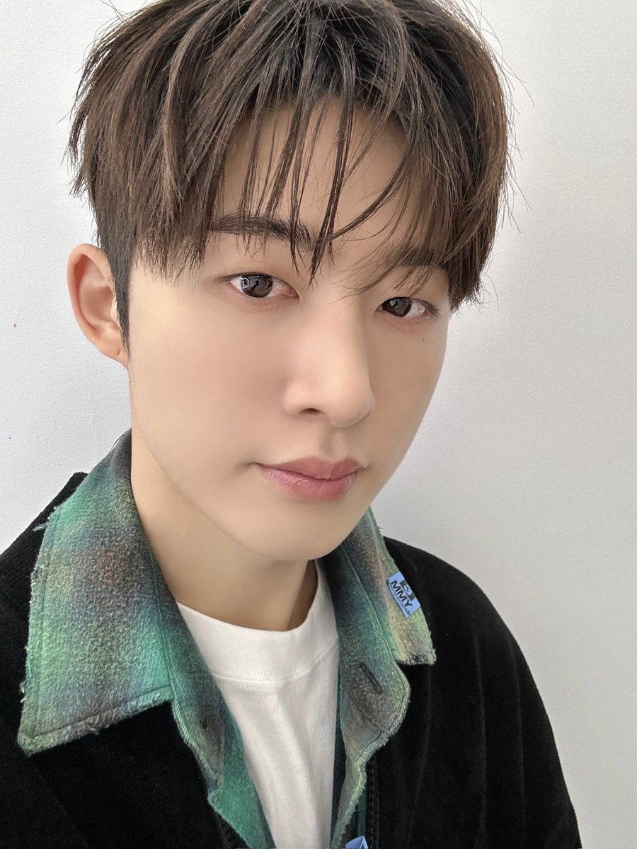 Behind-the-scenes cut of B.I