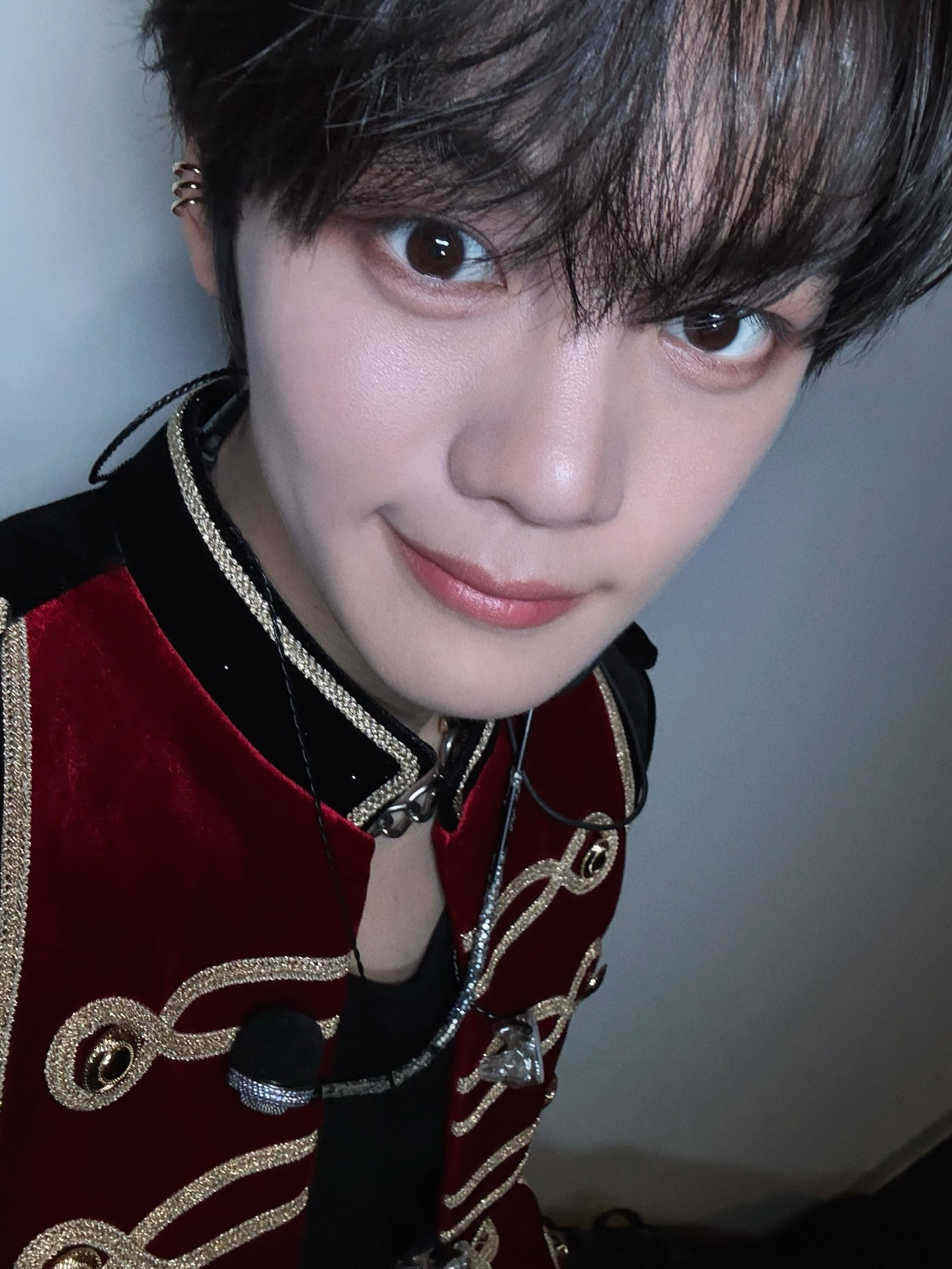 キム・ギュビン (ZEROBASEONE)の舞台裏ショット