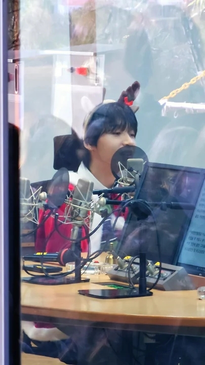 Behind-the-scenes cut of Jeong Sewoon