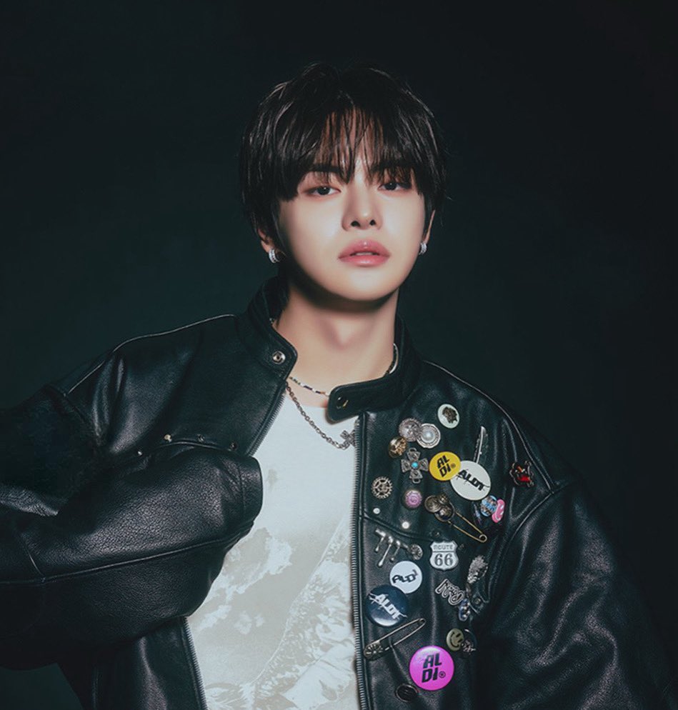 A moment captured by Lee Leo (ALPHA DRIVE ONE)'s fan