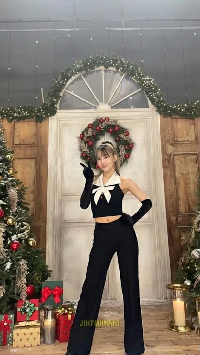 Today's most popular wallpaper in the Momo (TWICE) community