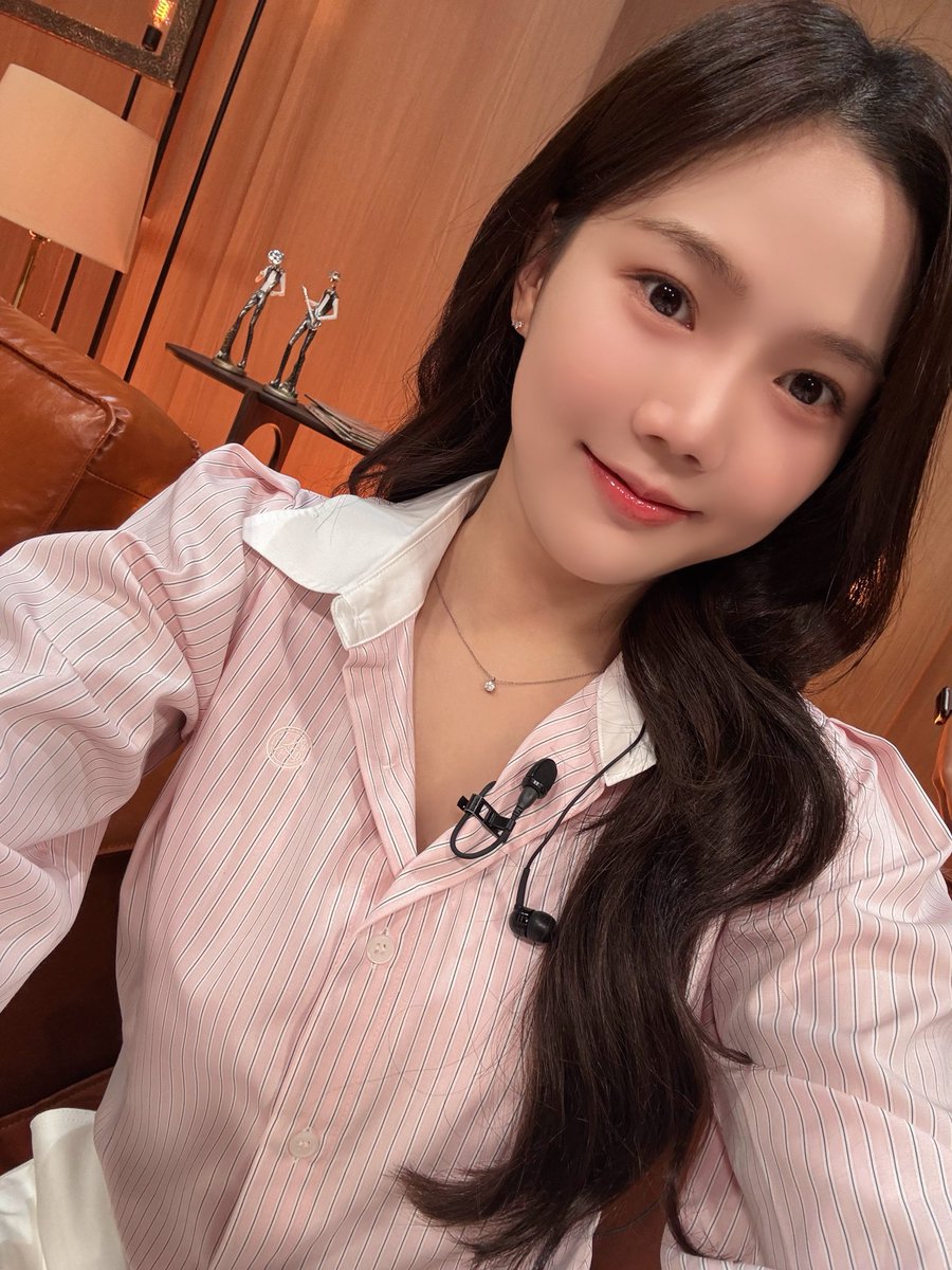 Behind-the-scenes cut of OH MY GIRL