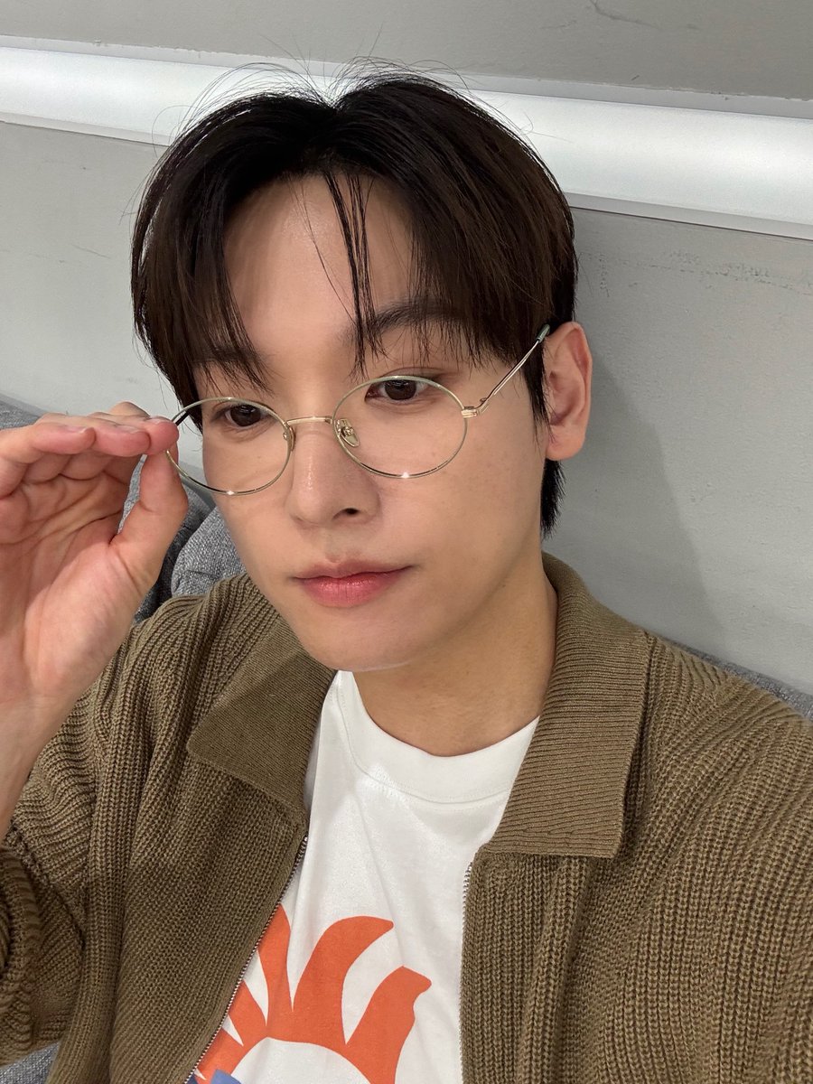 A moment captured by SF9's fan
