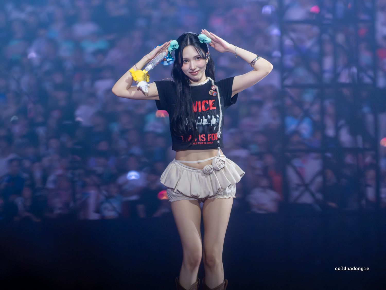 Momen yang diabadikan oleh penggemar Mina (TWICE)