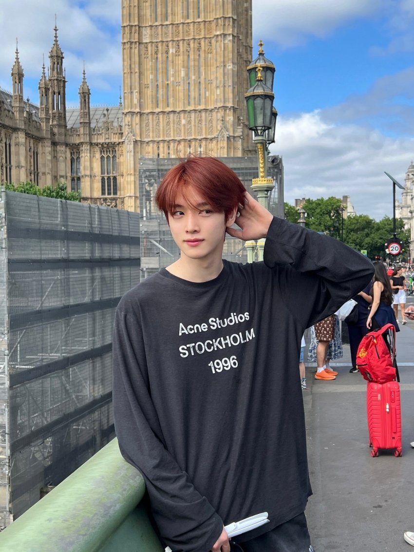 Recent activity shot of Sungchan (RIIZE)