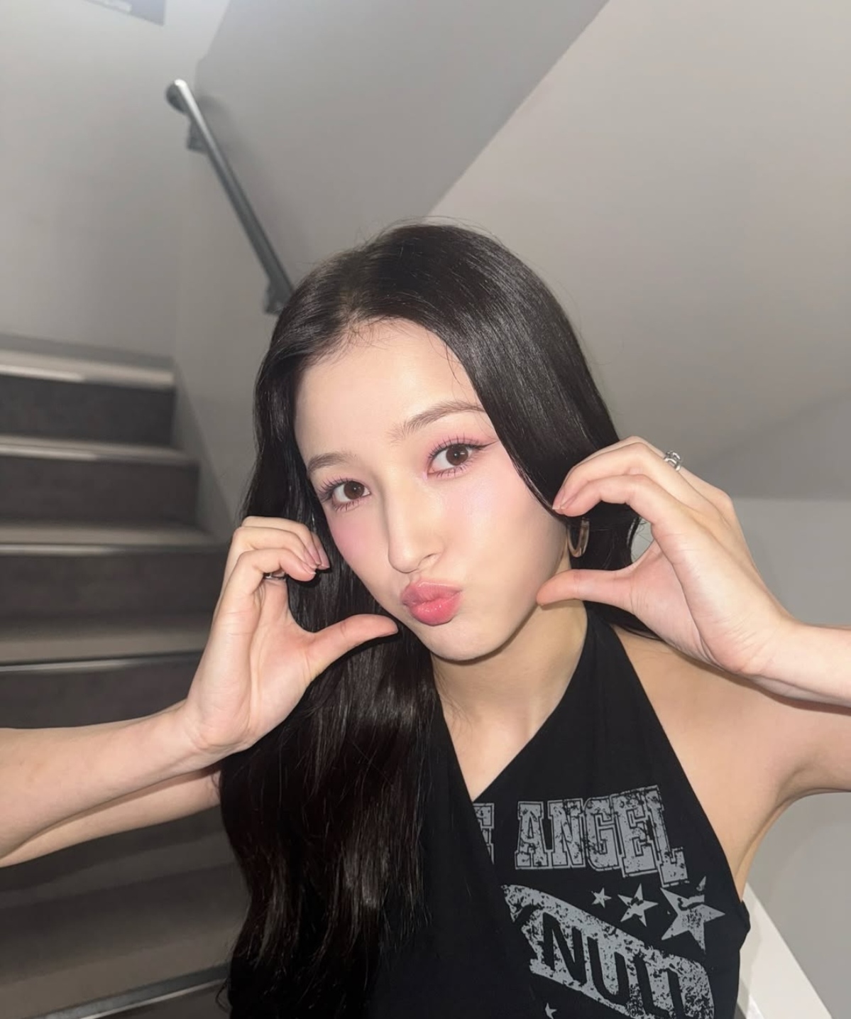 A moment captured by MOMOLAND's fan