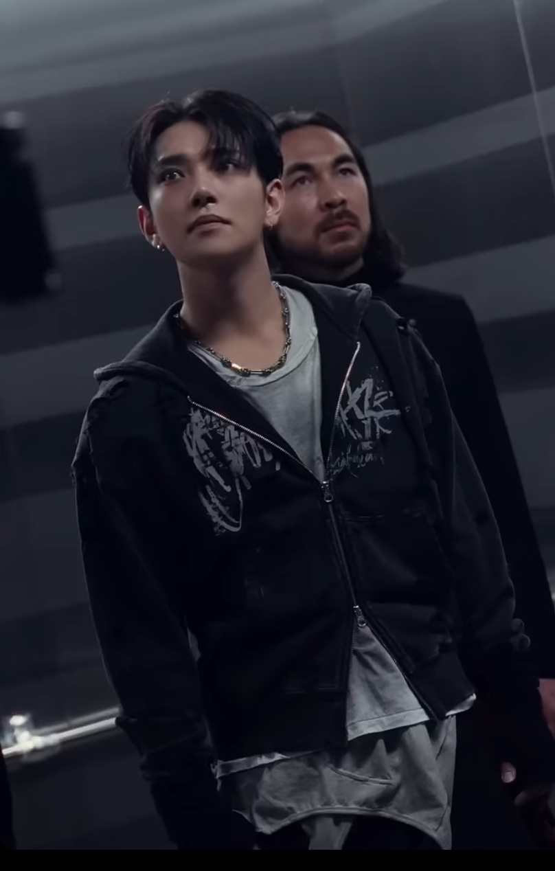 Behind-the-scenes cut of Joshua (SEVENTEEN)
